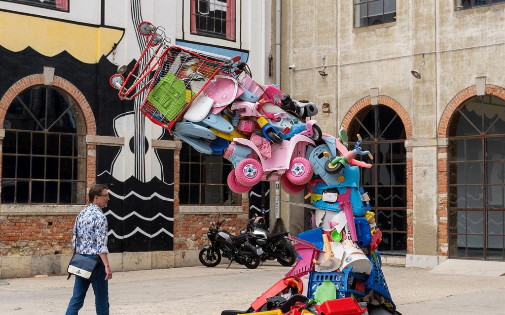 ¿Cómo llegar y qué hacer en LX Factory?