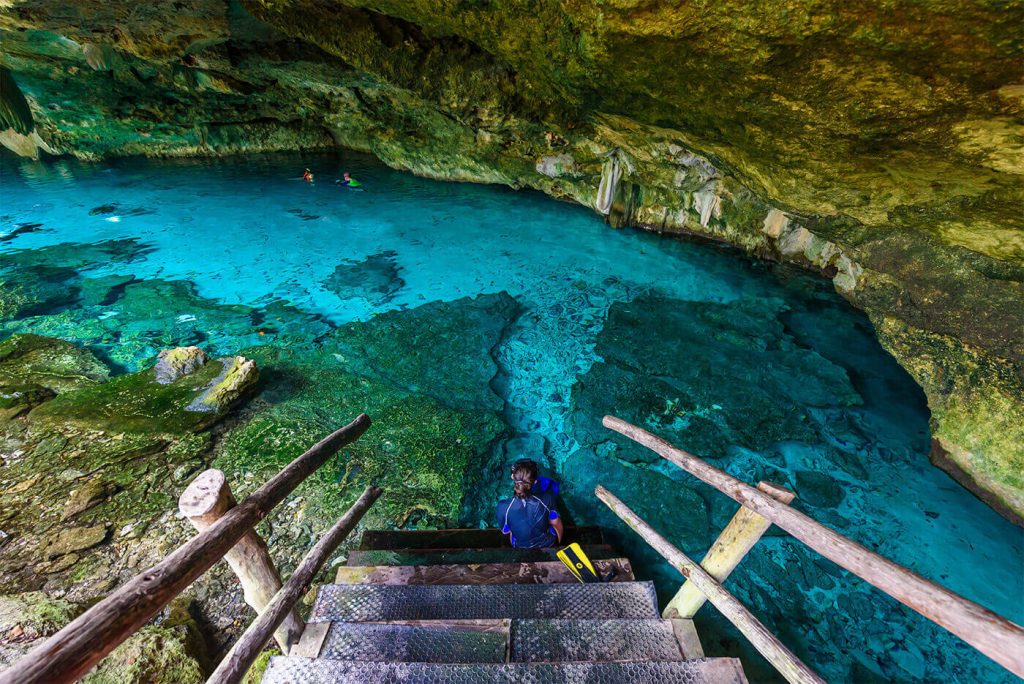 Turismo en Cenote Dos Ojos