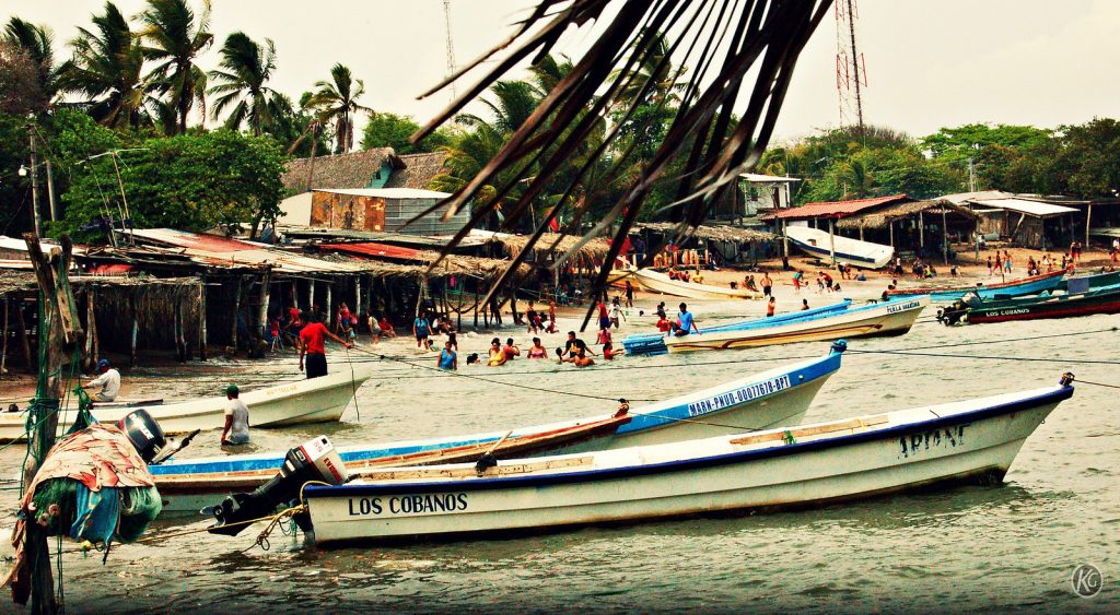 Actividades y turismo ecológico en Playa Los Cóbanos