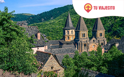 Turismo en Conques: Un viaje al corazón medieval de Francia