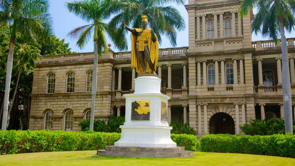 ¿Qué más visitar cerca de Iolani Palace?