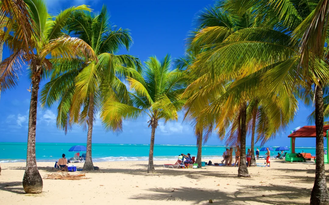 Turismo en Playa Luquillo: Tu puerta al paraíso en Puerto Rico