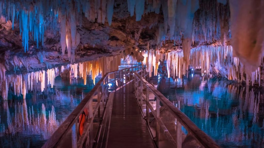 Turismo en Cayman Crystal Caves